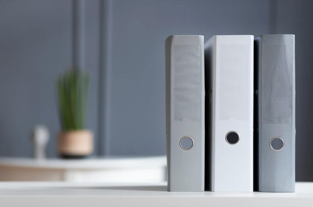 classeurs de documents organisés boites à archives